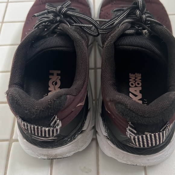 Hoka One One black and white size 6.5 sneakers - Picture 2 of 3